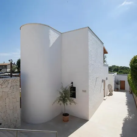 Villa Andresita's Palace State-of-the-art Tropical