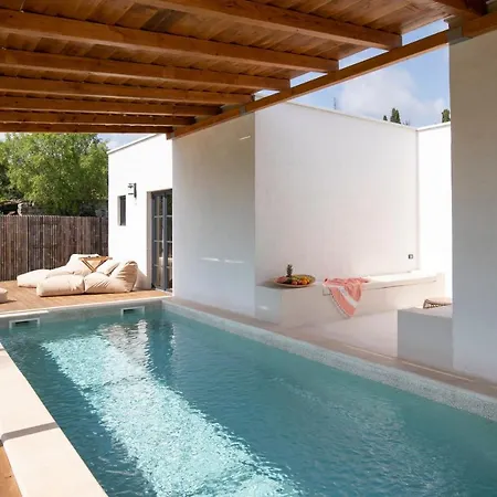 Villa Andresita's Palace State-of-the-art Tropical Bale
