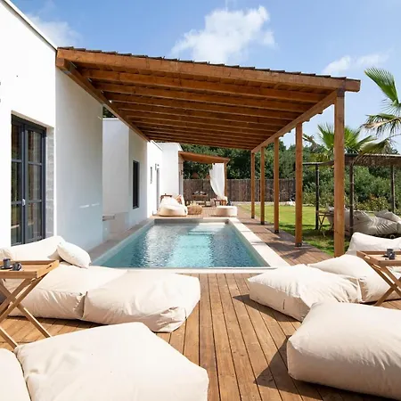 Villa Andresita's Palace State-of-the-art Tropical