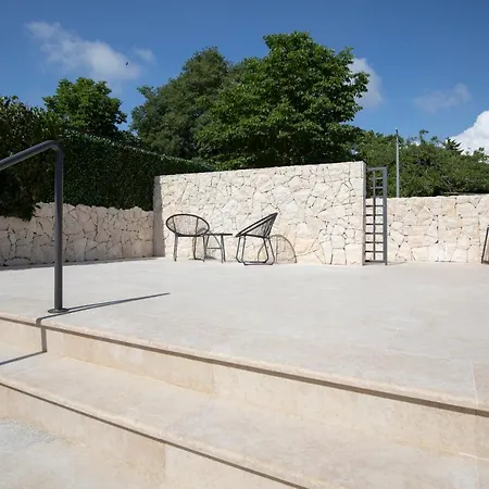 Villa Andresita's Palace State-of-the-art Tropical Bale