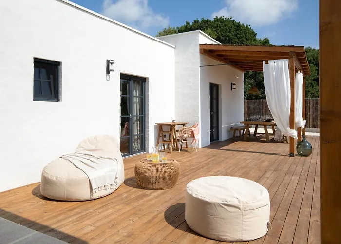 Andresita's Palace State-of-the-art Tropical * Bale
