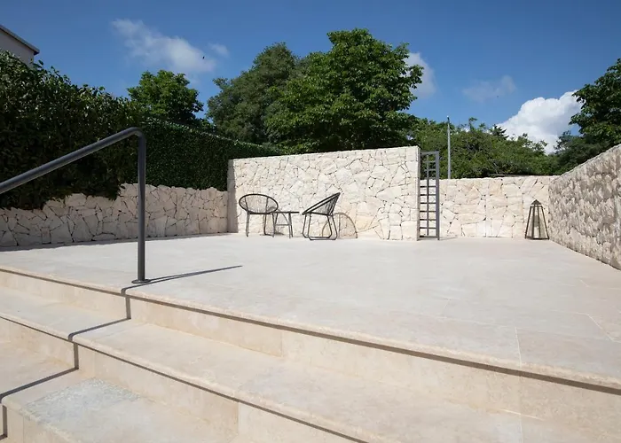 Villa Andresita's Palace State-of-the-art Tropical Bale